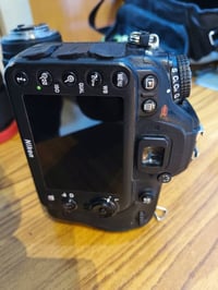 نيكون D7200 • عدسة 70-300 • نظيفة ١٠٠/١٠٠