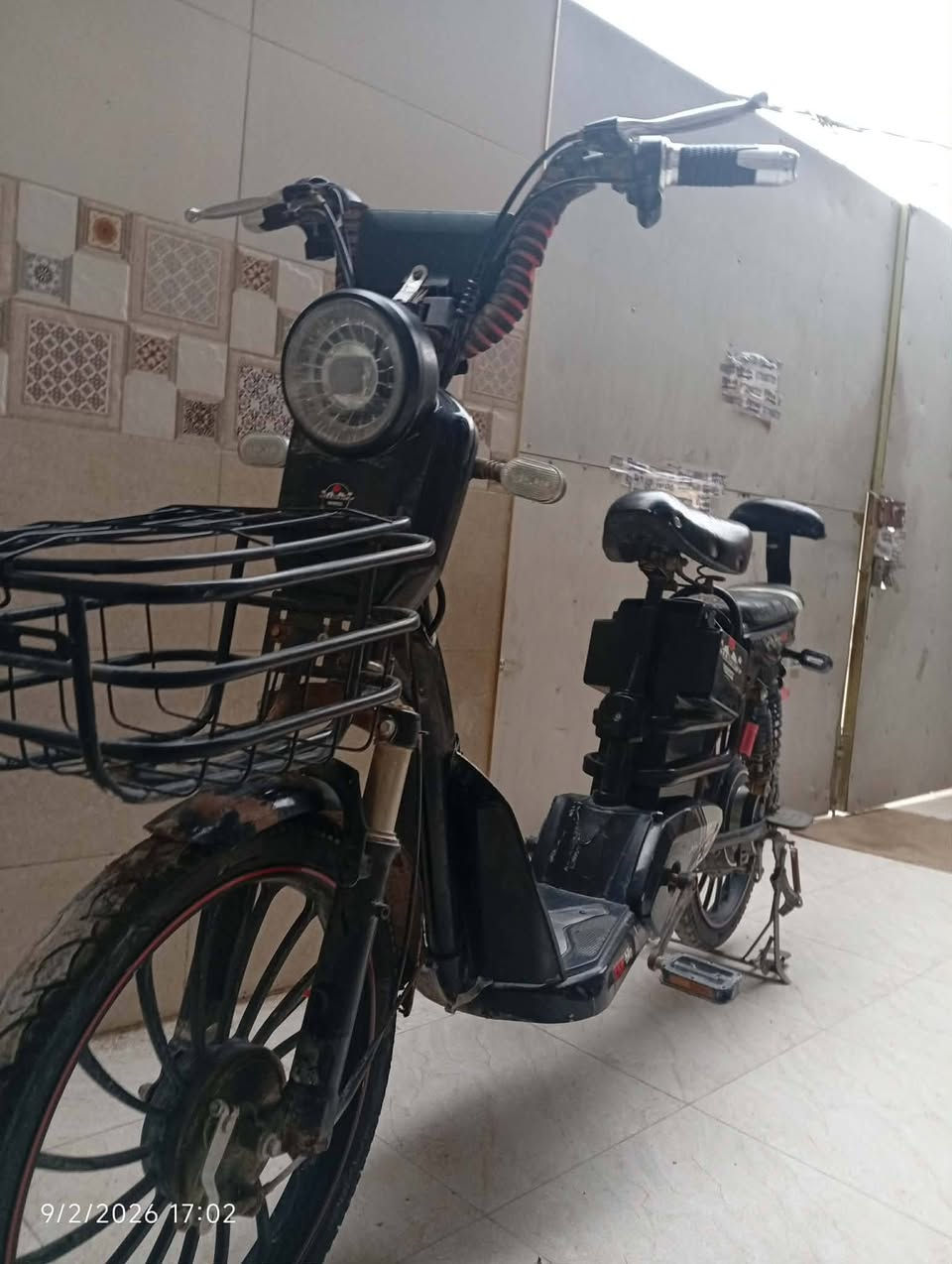 سلام عليكم دراجه شحن نقص بس شاحن والباقي شغال 
رايدهه 170 
مكاني ديالى بعقوبه المفرق ***********
