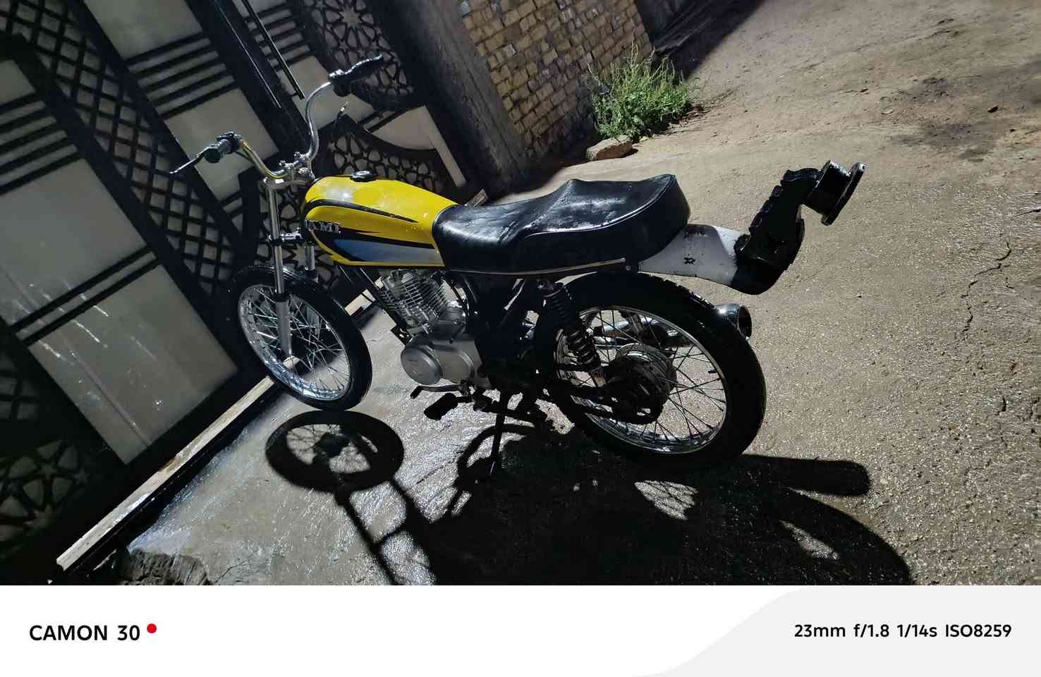 دراجه حلوه شاصي 21 اوراق كامله وتعمير 25 شلامجه كلها غراض اصلي شلامجه السعر 550 وبيها مجال مستعجل الشراي يتصل *********** مكاني حله كفل
