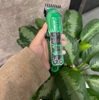 ماكينة حلاقة شفافة • بطارية تدوم • توصيل