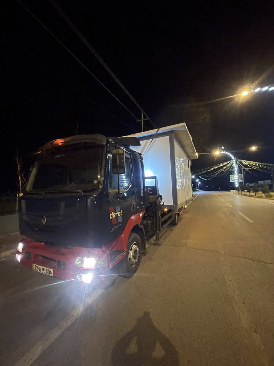 مۆدیل ٢٠٠٣ 
مەکینە ٤ پستۆنی پەمپو نۆزل 
گیر و مەکینە و ئەکسل و بەشەرت 
٣ جوت تایەی لۆکی بۆ بەسراوە
کرین ٣ طن سلایدیکی هایدرۆلیک و سلایدیکی دەستیە
وینج کاربایە 
پشت وەرەقە 
بۆدیکی دەرجە یەکی دەرگە جەگە 
سەنەوی بەسەر چوە تەحویلی بەشەرت 
سعری ١٤٥$ معمالە


**إذا كنت صاحب هذا الإعلان وتريد حذفه لأي سبب، رجاءا أرسل رسالة إلى الدعم الفني**