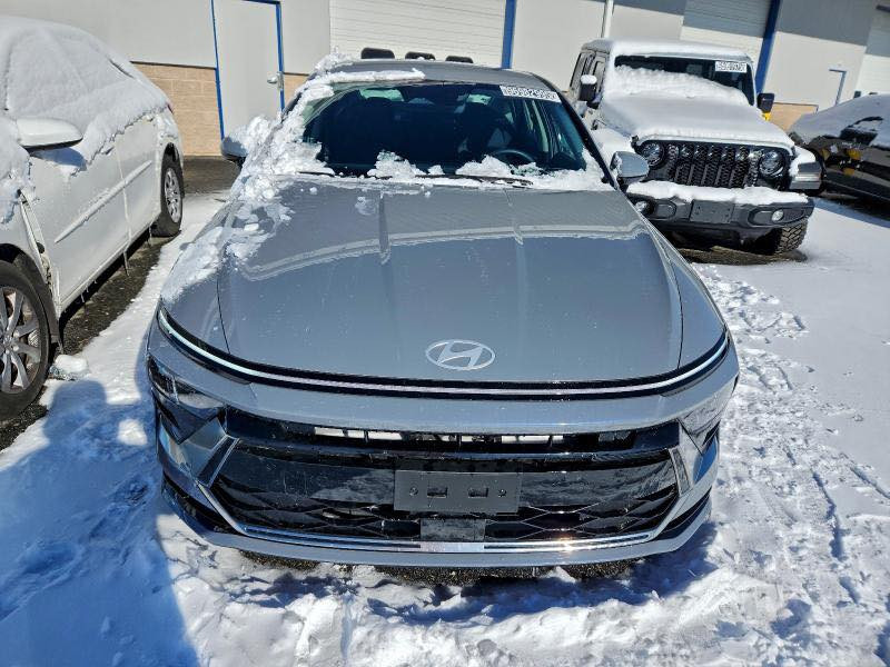 مكينة 2.500
السياره بلطريق HYUNDAI SONATA 2025

🔴. حادثها السياره موضح بلصوره 

🔴بدون ايرباكات

🔴سياره ترهم كتاب شهداء او حره

 

🔴ماشيه10 الاف  بريحة الوكالة 
  

مكينة 2.500 طيااررره 🚀🚀

مواصفات راح اذكرهن 

بصمة دخول ذكي  

شاشة ع طول الدشبول 

تحكم ستيرن 

رادار امامي معا تحديد مسافة سيارة كدامك 

رادار خلفي 

رادار جانبي 

اوتو ستوب خلفي 

اوتو ستوب امامي 

شفتات ستيرن 

كشنات كهرباء وفول ايرباك 

كشنات تدفئه 

كير تعليك 

شحن لاسلكي 

حساس فتح جنطة الخلفية 

تشغيل عن بعد 

نظام خروج عن المسار 

نظام قيادة ذاتيه 

تبريد منفصل قطعتين امامي 

جامات اوتو 

نظام اوتو هولد مال ازدحامات 

هندبريك بصمة 

انظمة قياده سبورت ونورمات وكمفورت  وايكو 

كاربلي يدعم كافة الانظمة الهاتف 

دبل كزوز 

كامرة خلفية دوارة

دشبول كاربون فايبر 

كشنات ودشبول وبيبان لون سموك 

ويلكب حجم ١٨انج

تايرات بلادية عليها 

بجم زنون 

لد ع طول البجم 

لايتات اوتو 

نقط عمياء 

مراية داخليه تعتيم تلقائي 

شاشة تبريد تحكم كله لمس 

🔴

 

🔴السعر145 قفل واصل ميناء بدون تصليح 

صور الحادث موجوده بالمنشور 

🔴رقم الهاتف :  ***********
