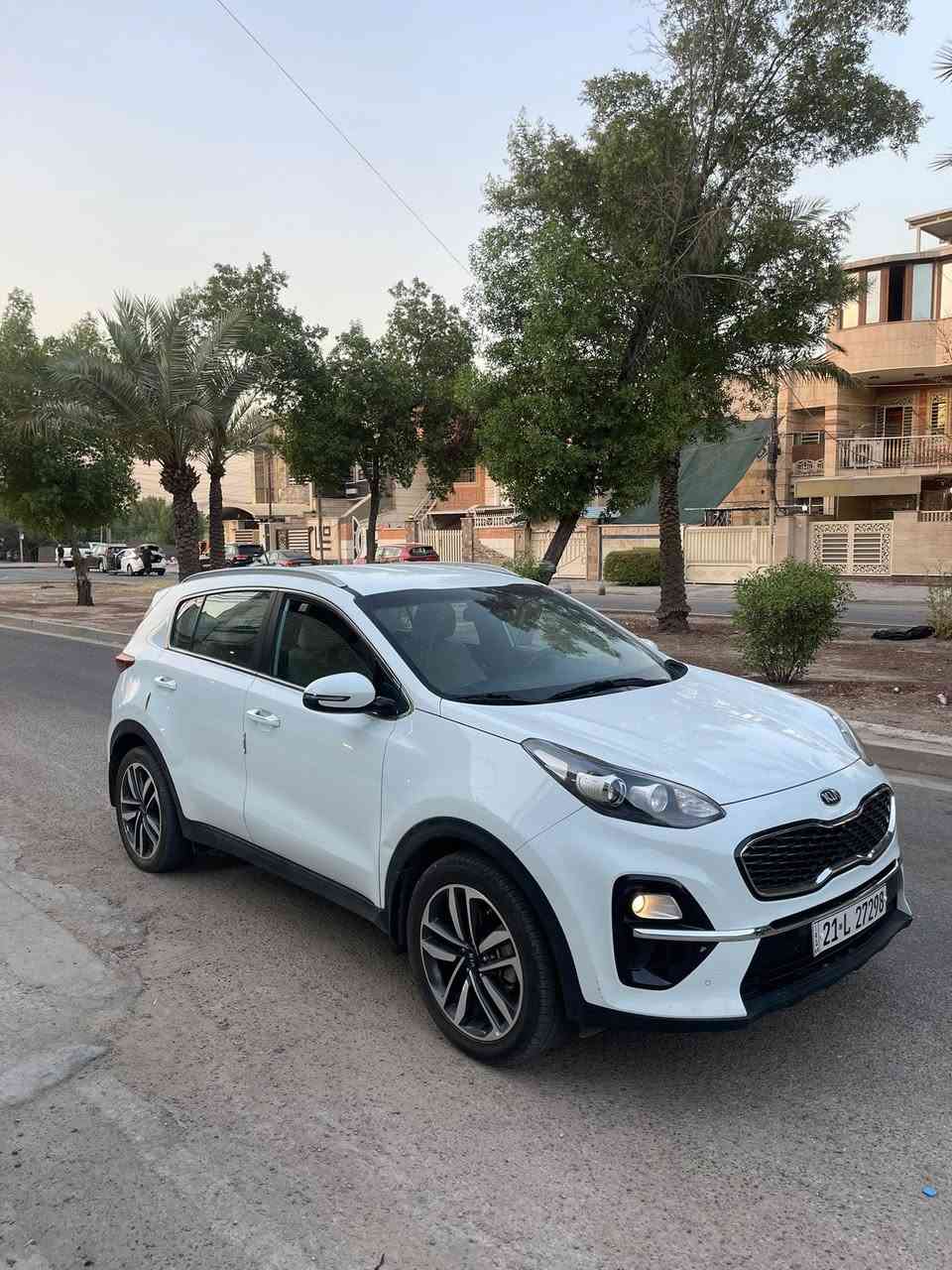 سلام عليكم 
سبورتج موديل 2020 وارد خليجي السيارة جديدة بمعنى الكلمة مكفولة من الصبغ والبارد ماشية 51 km حقيقي رقم سليمانية بأسمنة نص فول السيارة : يعني تحكمات ستيرن جهتين وتبريد قطعتين مانع انزلاق رادار امامي ثلاث انضمة قيادة شاشة كاميرا 

السعر ( 195$)
المكان السيدية الرقم للاستفسار (***********)
