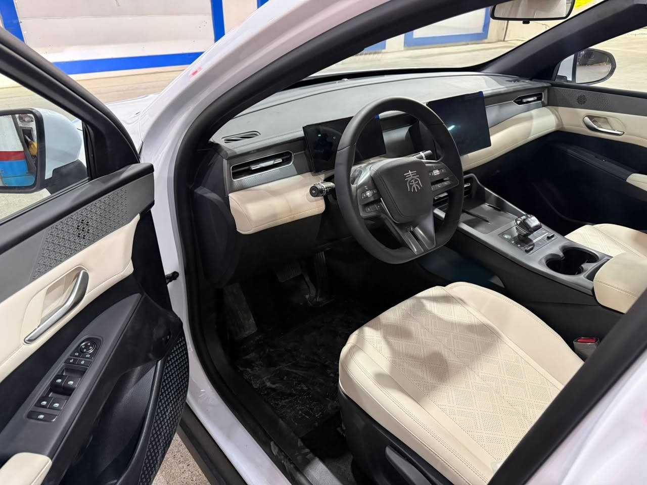 BYD Qin Plus بي واي دي  2025
ويل كروم

ماشي 3،000 كيلومتر 

بدون صبغ و بدون بارد بدون شخط 

باقي مدة 20 يوم للترقيم اربيل 

سعر 120 ورقة معاملة 

عنوان اربيل 

*******

ویل کرۆم 

تەنها 3000کیلۆمەتر رۆیشتووە

بێ سبوغ و بێ لێدان بێ شوخت

ماوەی 20 رۆژ ماوە بۆ رەقم کردنی ژمارە هەولێر

نرخی 120 وەرەقە معاملە 

نانیشان هەولێر

نامە بنێرە بۆ فیسبووك  ـ للتواصل على الخاص


**إذا كنت صاحب هذا الإعلان وتريد حذفه لأي سبب، رجاءا أرسل رسالة إلى الدعم الفني**