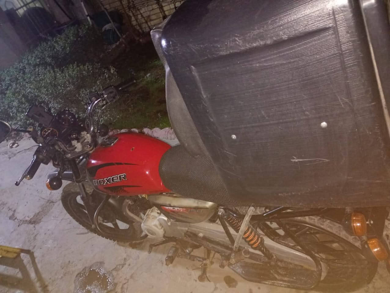 بوكسر مديل 21
اوراق ضايعه اكلفلك من السرقه 
كهربائيات كلها شغاله نگر. سلف 
البلديات السعر مليون وبيها مجال قليل 
***********
