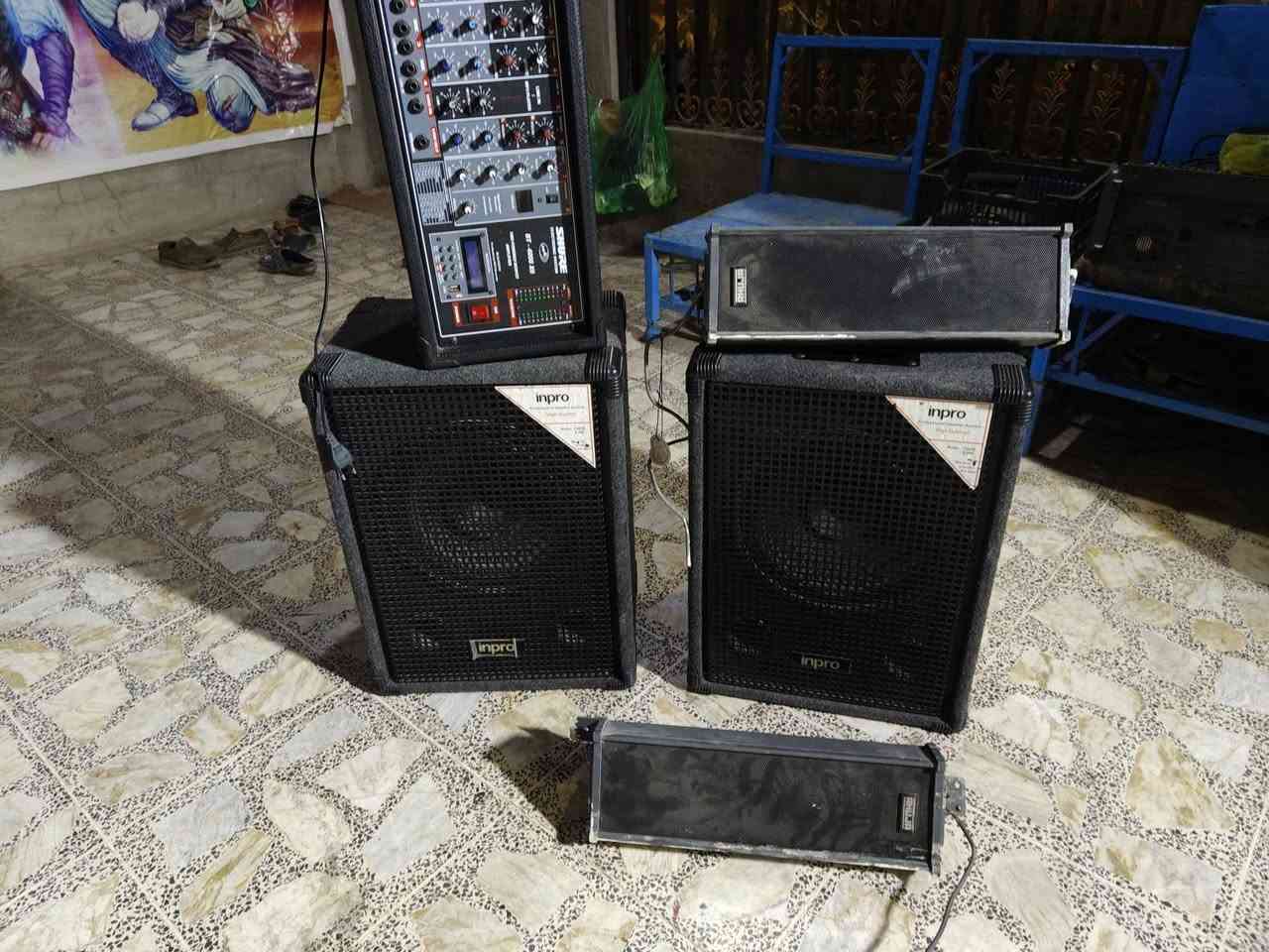 السلام عليكم خدام الحسين
جهاز سماعات تهوجه سماعات بي ان سي 
للبيع سعر 700 مجال 
مكاننا كوت ***********
