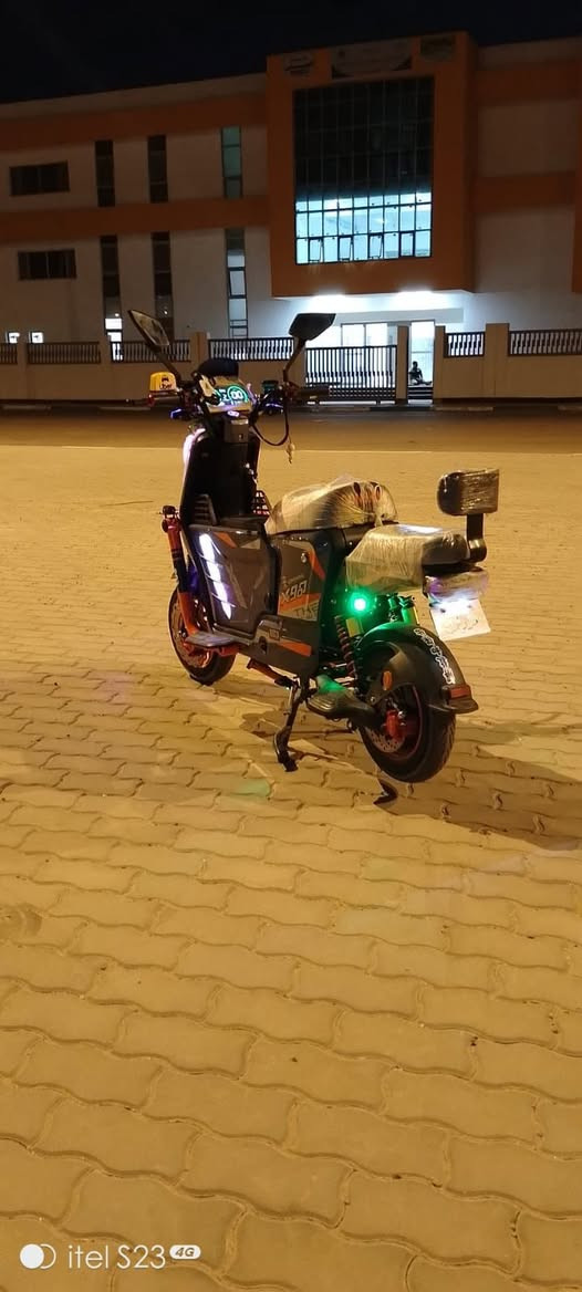 سلام عليكم شباب هاب دراجه البيع جديده ما ناقصه شي تخبل بطاريات كبار بصمه صندوك درع كامله بعده بجيس تجي وتشوفه شرط الفحص مكاني تنومه  رقمي *********** متواجد وتساب سعره 560 بيه مجال
