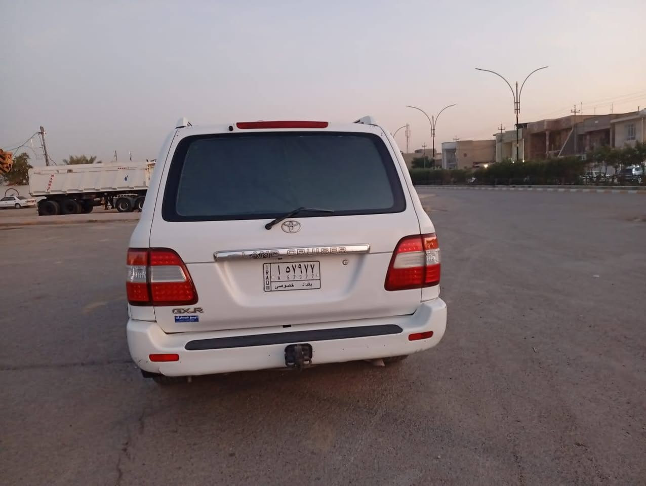 السلام عليكم 
لاندكروز 2001 محدثه 7 ابيع صبغ عام مكفوله من الضربه مكينه سته سلندر السياره ب اسمي تحويل مباشر ***********
