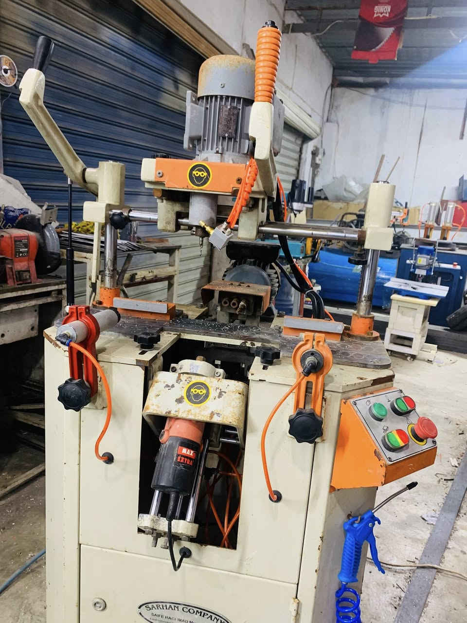 للبيع فرازه كيلون نضام تبريد تشتغل المنيوم وpvcجاهز للشغل
يوجد توصيل حسب الأتفاق 

***********

***********
