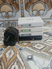 عاكساس ثنين شغالات وثنين يشتغلن ويطفن وحده ما تشتغل سعرهن 40 وياهن شاح...