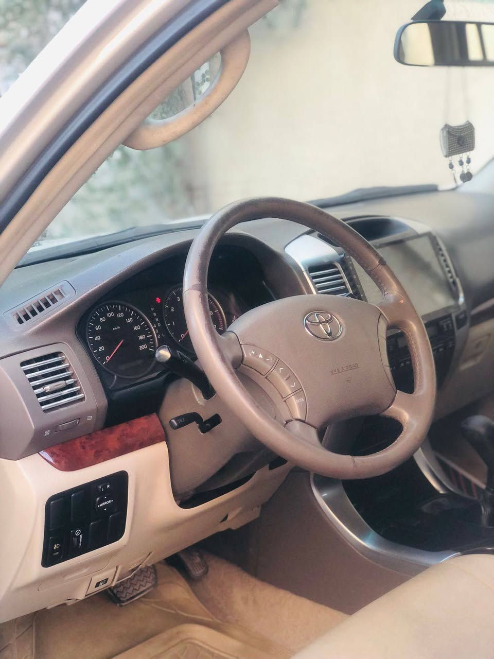 سلام عليكم
ابرادو موديل 2008

Vx  سته سلندر 
سبعه راكب 
وبيهة اهواي مواصفات 
بيه صبغ جاملغ عكس السائق فقط 
كير مكينه شرط ما مفتوح 
السعر 170 وبيه مجال 

الاتصال ***********
