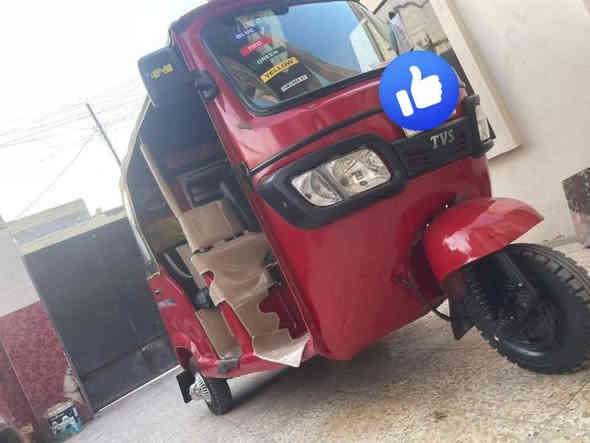 سلام عليكم تكتك تيفي اس 18 رقم نكليزي تحويل ثاني يوم تكتك جاهزة مابيها كل نقص محرك مكفول من تنقيص و تبخير 4 ملايين و250 بيها مجال ***********
