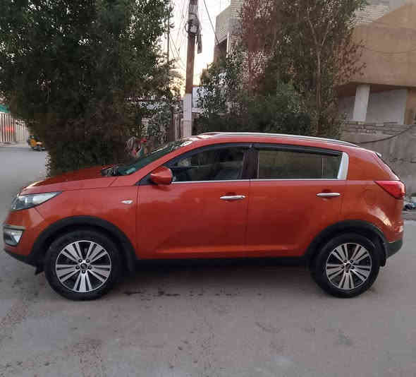 السلام عليكم سبورتج خليجي موديل ٢٠١٥ محرك ٢٠٠٠دوش مكفوله من الضربه والصبغ والتبديل جاهزه للاخير رقم بغداد بسمي السعر ١٥٤ مكاني بغداد حي الجامعه للاتصال ***********
