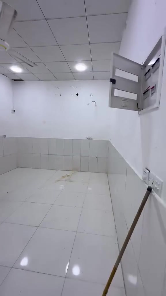 شقه للايجار في ياسين خريبط تحتوي على غرفتين وصاله ومطبخ وصحيات ما شاء الله نظافه ومساحه *********** يوجد وتساب سعر الايجار 500 قفل
