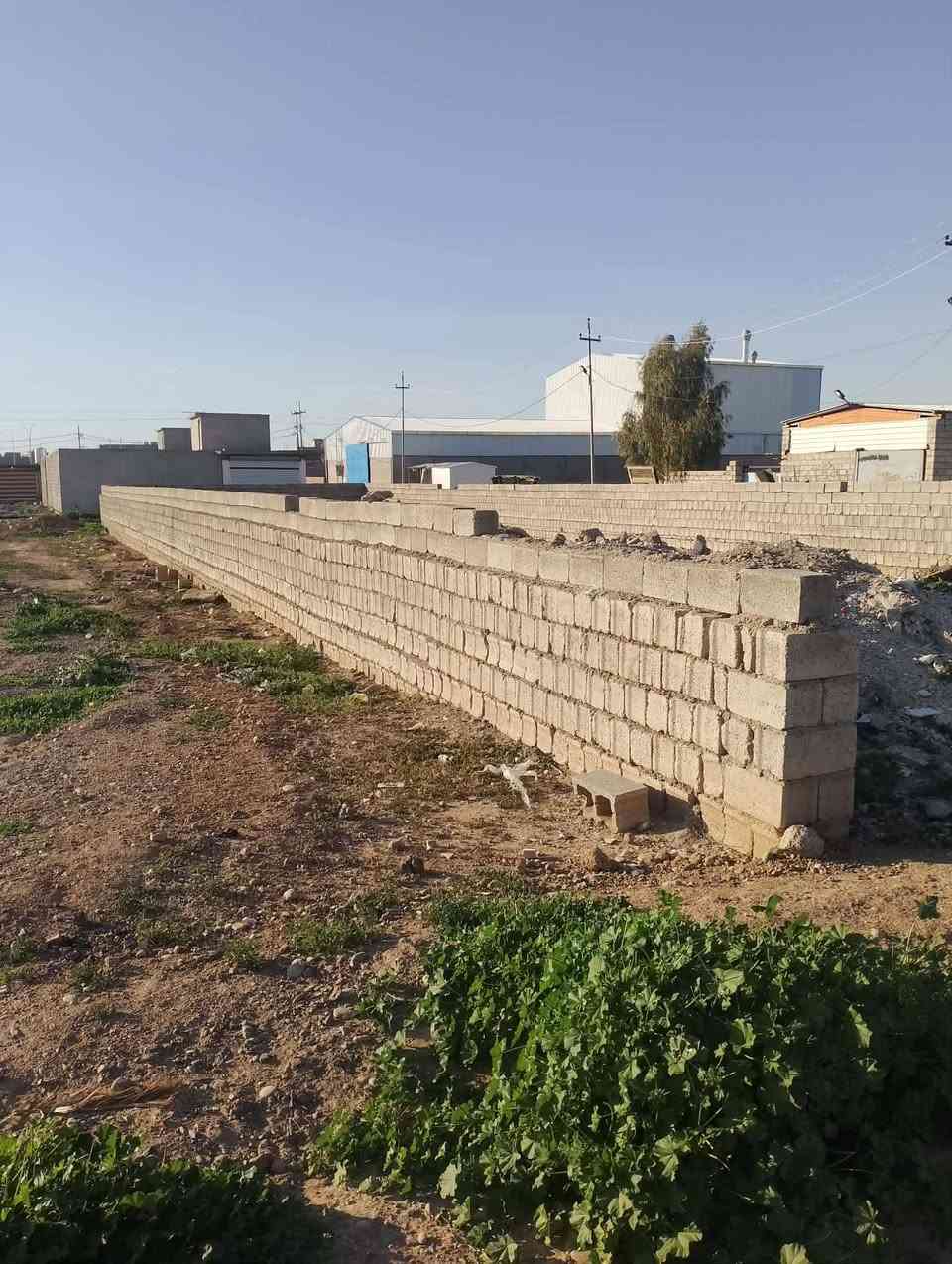 السلام عليكم قطعه ارض للبيع 500 متر مسيجه الموقع سايدين علوه الحلال مقابيل ساحت الحديدالستكراب اتصل ***********
