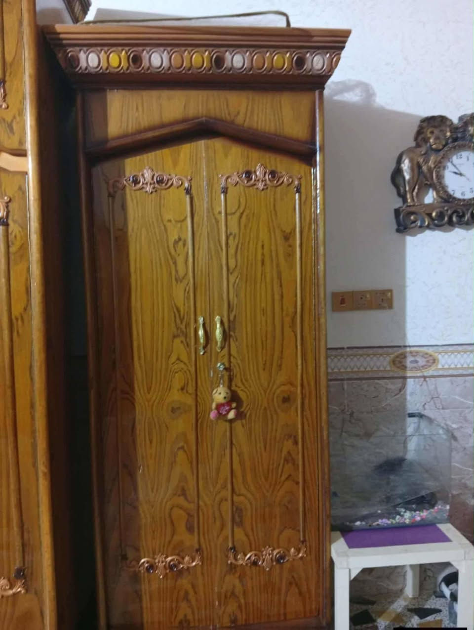 توجد غرفة نوم توج نضيفة حيل صاج عراقي متكونة من 5قطع السعر مليون وبيها مجال العنوان الرمانة الاستفسار علرقم ***********
