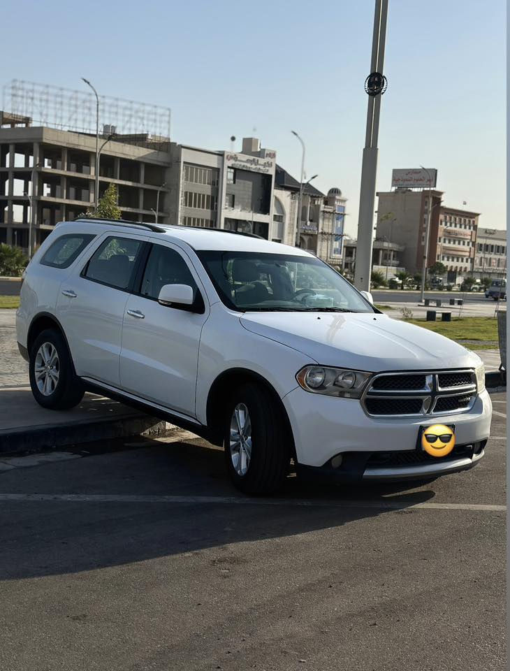 بسم الله الرحمن الرحيم
دوج دورانجو 
موديل 2013
صبغ فقط ربع بنيد و ربع مدگر ( چاملغ ) 
كلش جديده 
ادوات مكفوله من الگص 
سعر 100 
***********
