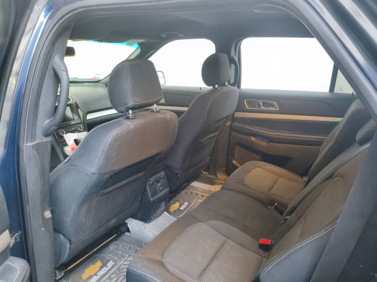 السلام عليكم للبيع سياره فورد اكسبلور موديل 2017 سياره نظيفه وجاهزه العنوان 
عنوان النجف الاشرف هاتف ***********
