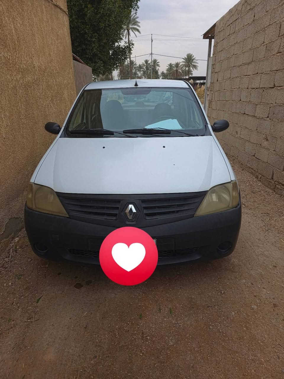 السلام عليكم سياره رينو لوكان مديل 2010  كير ومكينه مكفولات بيها فقط الجاملغ الخلفي مشأشر عليه بالصوره بي ضرر خفيف ما واصل للحوظ دواخله حلوه رقم كربلاء تحويل ثاني يوم السعر 40 وبيها مجال للشراي للاستفسار رقم ***********
