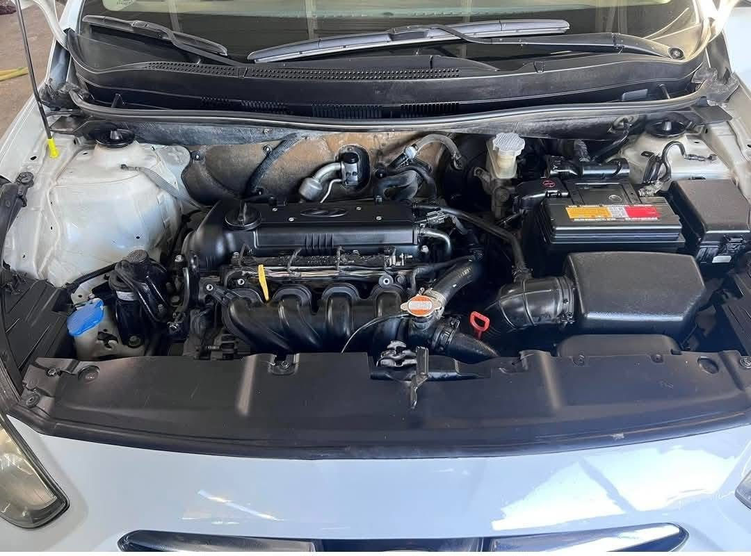 السلام عليكم
اكسنت 2013 خليجي

ماشية 126 الف

مكينة 1600 دوش قطرتين

سيارة جاهزة من كلشي كير ومكينة مكفولات تدفئة تبريد ثلج وتايرات جدد حدادية السونار موجود بالصور 

رقم بغداد الانكليزي سيارة بأسمي سنوية 29 

سعر 100$ وبيها مجال 

مكاني /بغداد - ابو غريب-النصر والسلام 

مكان العمل / سريع الشعلة -مجمع الخلود السكني

رقم *********** واتس او خاص
