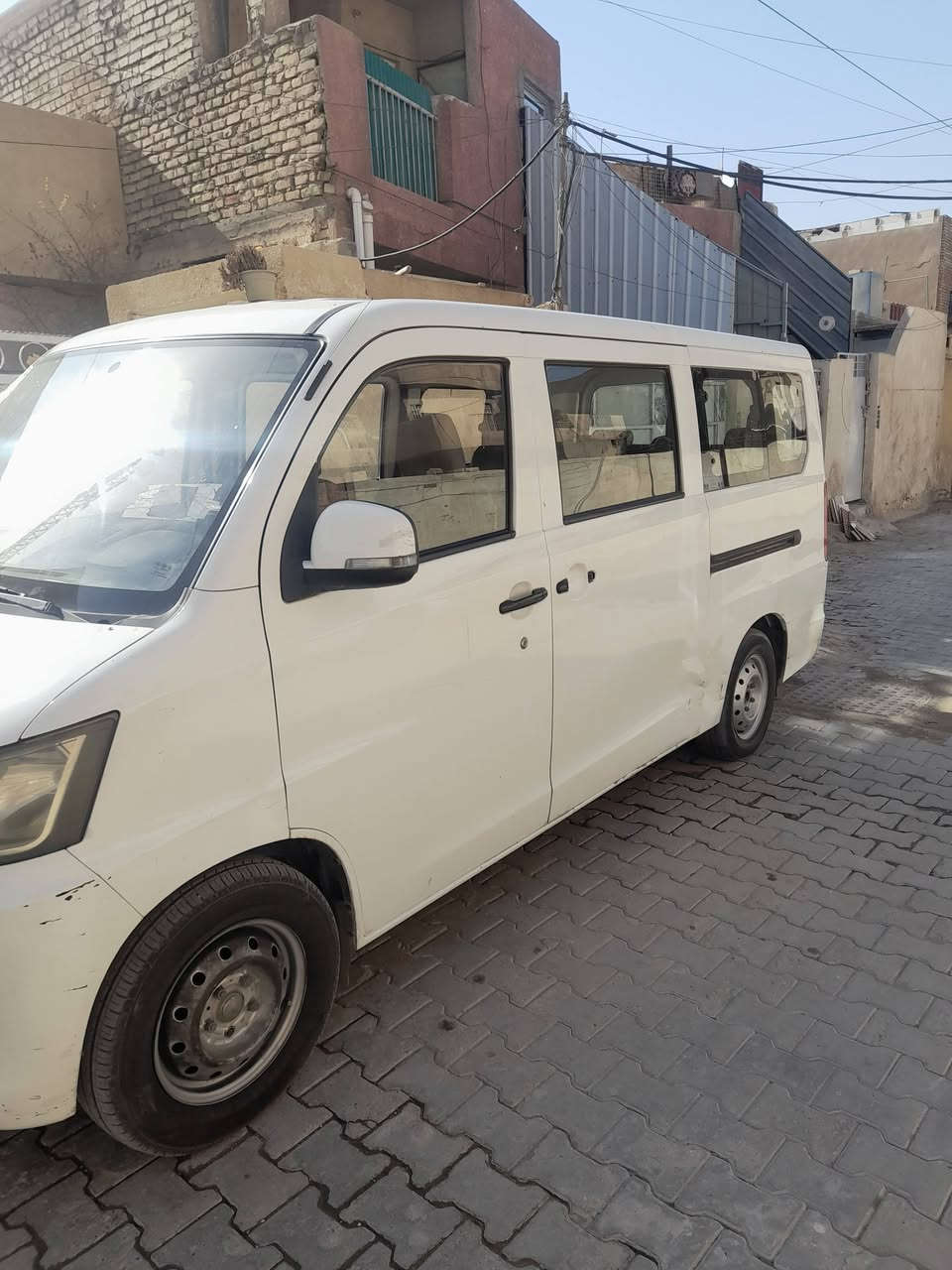 السلام عليكم
فاو خشفة ١٠ راكب جاهزة كير ومحرك مكفولة من الصبغ والتبديل محرك بلادي  تبريد غاز فقط مطلوبة غرامات مرورية ٣٥٠ وهيئة ٣٥٠ وضريبة سنتين ينزل من السعر وتاخذ صافي السعر ٤٥ وبيها مجال 

مكاني بغداد البياع الشرطة الخامسة

*********** واتس آب موجود

***********
