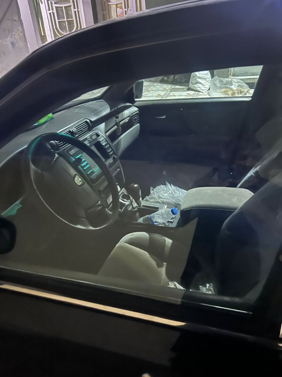 مديل 2001 ملكه بسمي رقم نكليزي
أربع دكم فول مواصفات كرستال شاصي 175 تخم تاير وكير ومحرك وحداديه مكفوله من كصه نقل جثه وضربه وسياره بسمه سعر 130 وبيهه مجال
رقم هاتف ***********
