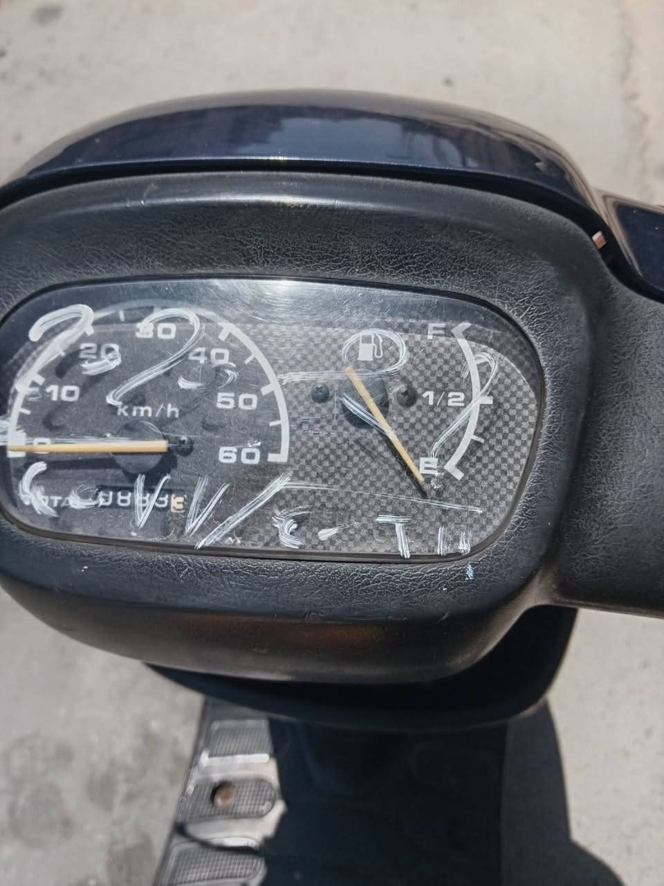 للبيع دراجه بطه مكينه جديده دايرات جدد بغداد شماعيه السعر 450 وبينه مجال

***********
