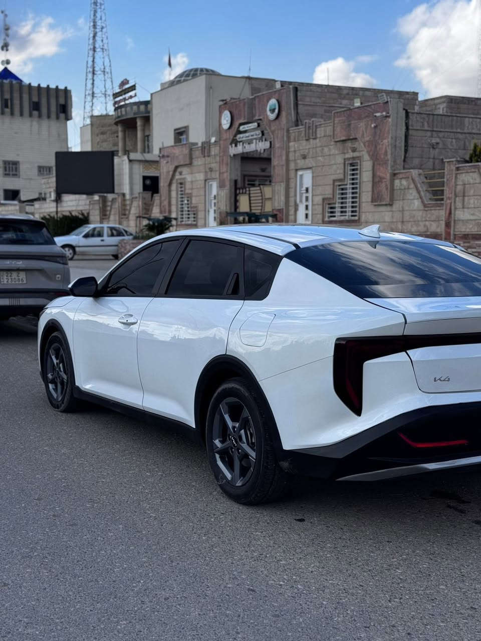 بسم الله الرحمن الرحيم
Kia. K4 .2025
مرقم كامل السياره باسمي رقم اربيل 
ماشيه 10 
موصفات lxs

بصمه 
دخول ذكي 
ردرات فتل 
كامره دواره 
شاشه متصله 
قياده شبه ذاتيه 
ويل كب 
السياره نضيفه كلش 

الحادث جاملغ خلفي فقط 
شرط بدون داخل في الحوض 
بدون اربك 

السعر 175 $
للتواصل على الرقم ***********
🔴موصل
