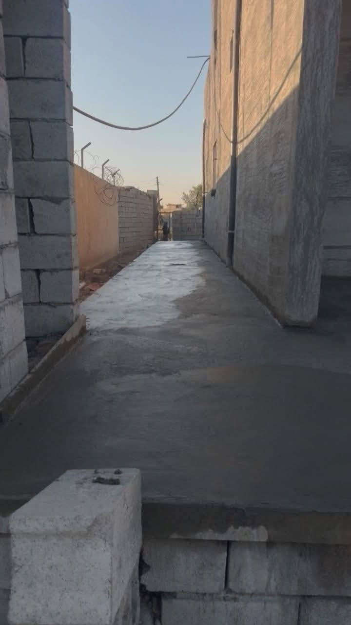 شلونك اخواني وأصدقائي الأعزاء ///‏‪***********‬‏
تم اليوم وبعون الله تعالى صب لاش ////  مستعدون لصب السقل والأش للدور والكراجات والمماشي //// الاتصال على الرقم ///
