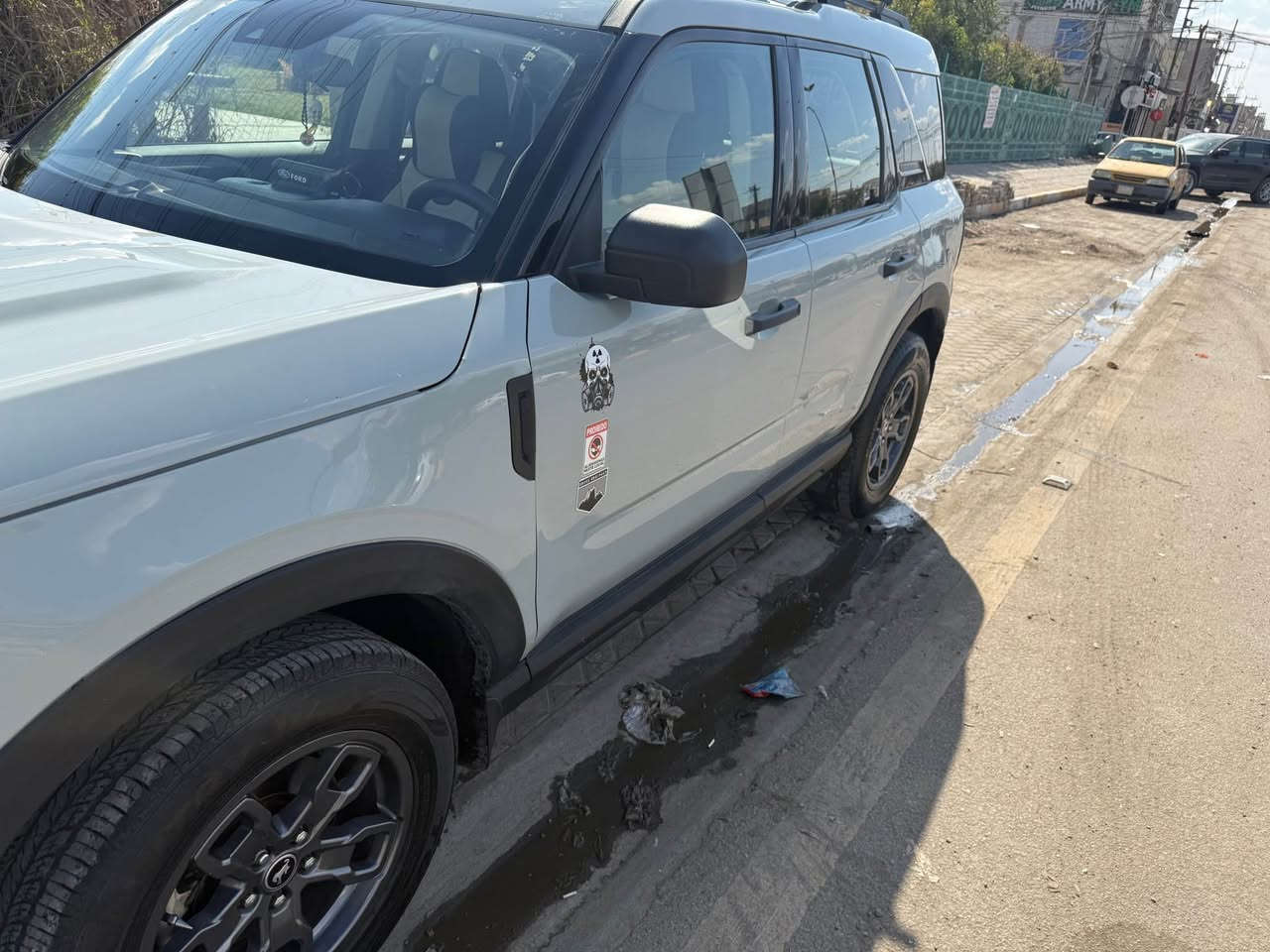 السلام عليكم

فورد برنكو سبورت ٢٢

محرك1.5 توربو

سلندرv3( ٦ نوزل)

كير 8 نمر 

دفع رباعي دبل اكسل 

فئة big bend

تبريد قطعتين ثلج

تدفئة

حساسات خلفية 

كاميرا خلفية 

رمز الباب من فورد 

خمس مودات قيادة goat 🐐

شاشة ابل كاربلاي

حساسات مري ومسار وستيرن 

جنطة كبيرة 

اوتو ستوب + اوتو هولد 

سايد بريك دكمة 

كير ماوس 

بدون صبغ فقط حادث بل مازادت إلاماميه وراديتر  رقم *********** بغداد الغزاليه 
رقم أربيل صاحبه بسمه عربي بغداد, العراق
