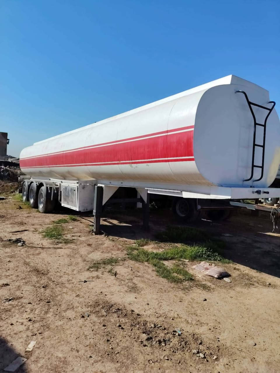 السلام عليكم ورحمة الله
تانكي للبيع
دناكير صيني بالون ثلاث محاور محاور
بطل نظيف وايرمنية وهوة كامل جاهز للشغل
المكان الموصل سعر 38 وبي مجال
*********** تصال او واتس اب
