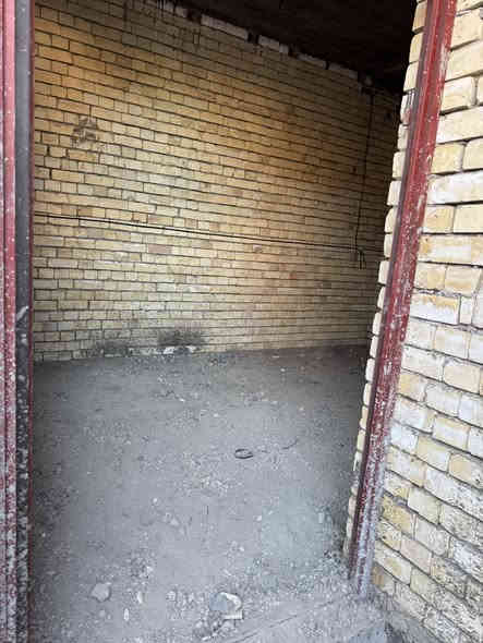 يالله السلام عليكم يعلن مكتب الخبير عن وجود هيكل كامل مسقف طابو زراعي سند 25
مساحته 107 متر بناء طابوق مسلح بيتونه كامله مسقفه كبيره
يتكون من غرفه كبيره صاله استقبال مطبخ صحيات داخليه وخارجيه 
السعررررر. 48مليون بي مجال بصيط
موقع الهيكل حي المصطفى شارع الجامع
الاتصال ***********
