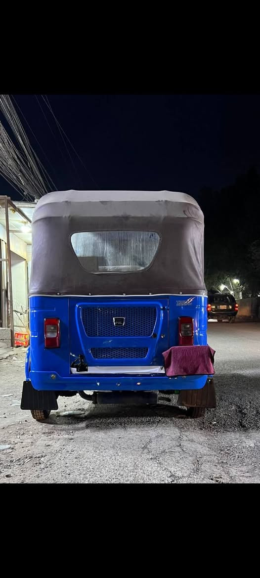 السلام عليكم
موديل 21  رقم وسنويه بسمي تحويل ثاني يوم
مكينه مكفوله من التنقيص ولتبخير
كشرهه كفاله عامه 
السعر ب 8 وبيهه مجال
مكان بغداد الشعب 
الاتصال ***********
