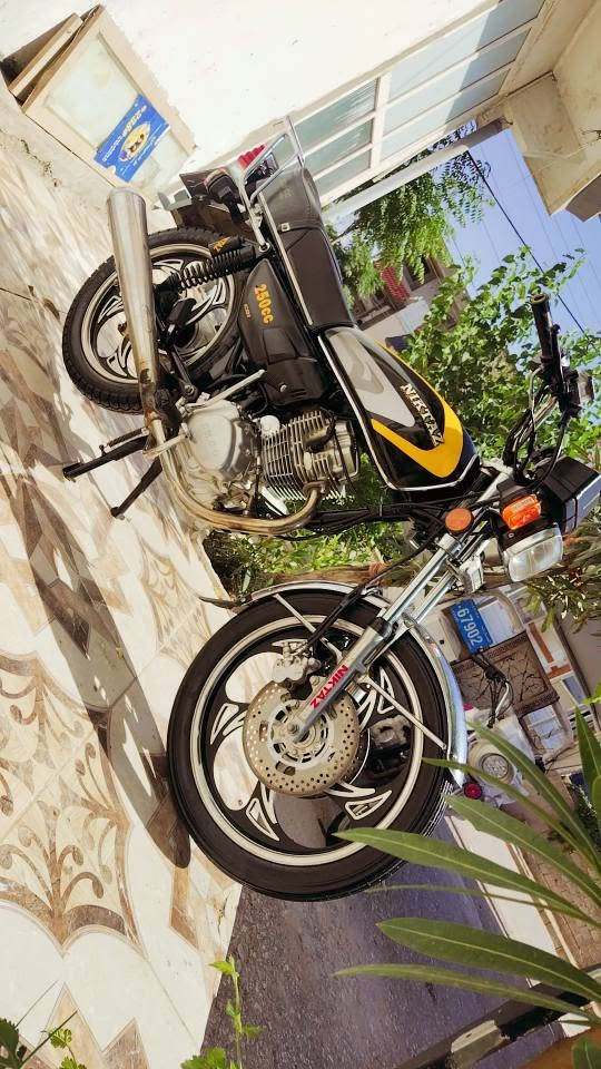 سڵاوی خوا لە هاوڕێیانم ئەم گوڵەم هەیە بۆ فرۆشتن NIKTAZ 1399 250CC  NOZLبێ عەیب و عار ماشااللە لە قووەت بێزارە هەمووگیانی بیلادە تەنانەت سیم کلاج و سیم بەنزینی بۆ عەیب مەگەڕێ ماشااللە شوشە چۆنە ئاوایە حساب بۆ کۆمێنت ناکەم  گەر مووشتەری پەیوەندی بکە ***********

السلام عليكم يا أصدقائي، لدي هذه الدراجة للبيع:
NIKTAZ 1399 - 250CC NOZL
ما شاء الله، الدراجة نظيفة جداً وخالية من العيوب، وقوية جداً في الأداء. جميع قطعها أصلية، وحتى سلك الكلتش وسلك البنزين بحالة ممتازة. لا تبحث عن أي عيب فيها، ما شاء الله عليها. كما ترون في الصور، الدراجة بحالة جيدة جداً.
للمهتمين بالشراء، يرجى التواصل على الرقم: ***********. دار بنديهكان, السليمانية

