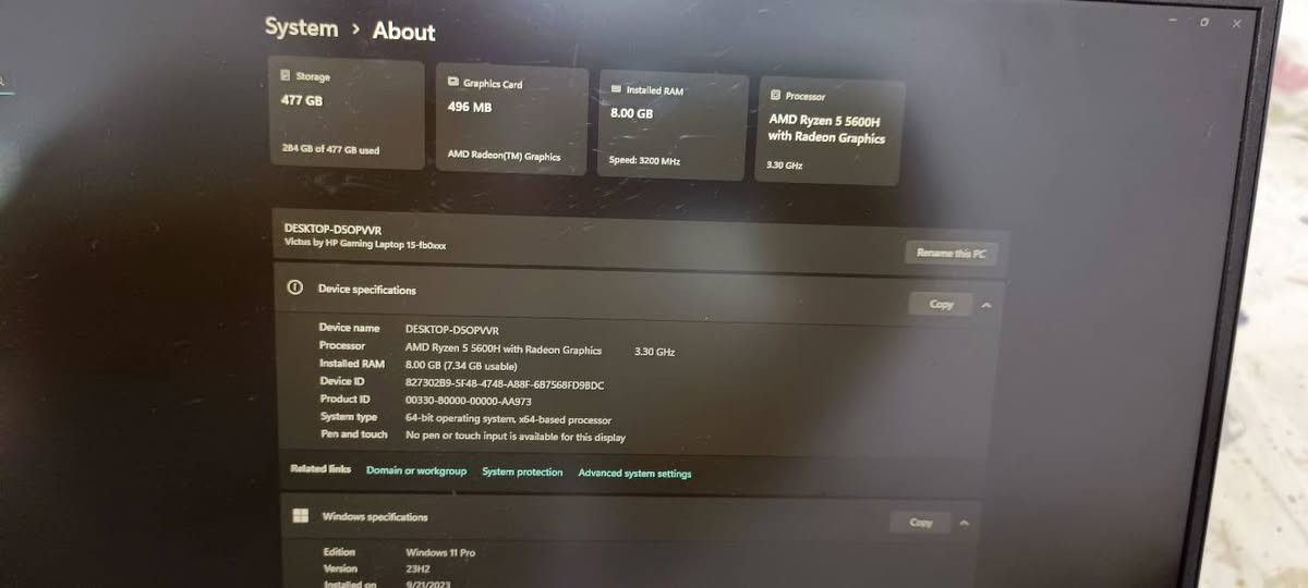 الموديل: HP Victus 15 Gaming Laptop .
​المعالج: AMD Ryzen 5 5600H with Radeon Graphics (أداء قوي وسريع).
​الذاكرة العشوائية (RAM): 8.00 GB.
​التخزين: 477 GB .
​الشاشة: تدعم معدل تحديث 144Hz، مما يوفر سلاسة فائقة في العرض والألعاب.
​نظام التشغيل: Windows 11 Pro
حالة الجهاز: كما هو موضح في الصور، الجهاز بحالة ممتازة جداً.
​أداء متوازن: مثالي للمهندسين، الطلاب، والمصممين الذين يحتاجون إلى أداء مستقر، بالإضافة إلى عشاق الألعاب.
​نظافة الجهاز: تم استخدامه بعناية فائقة كجهاز شخصي، ولم يتم استهلاكه.
​للمزيد من التفاصيل التواصل واتساب *********** للجادين بالشراء فقط يرجوا التواصل
