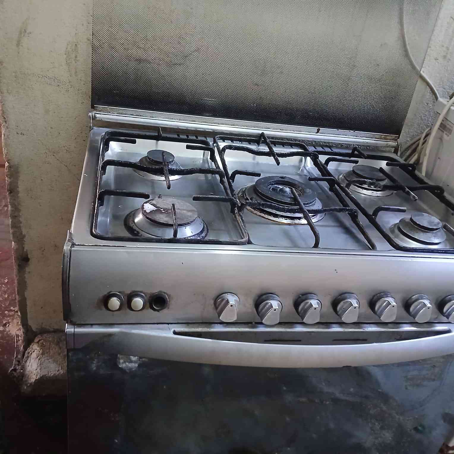 طباخ يونفير 5عيون للبيع بغداد شارع فلسطين الاتصال على رقم ***********
