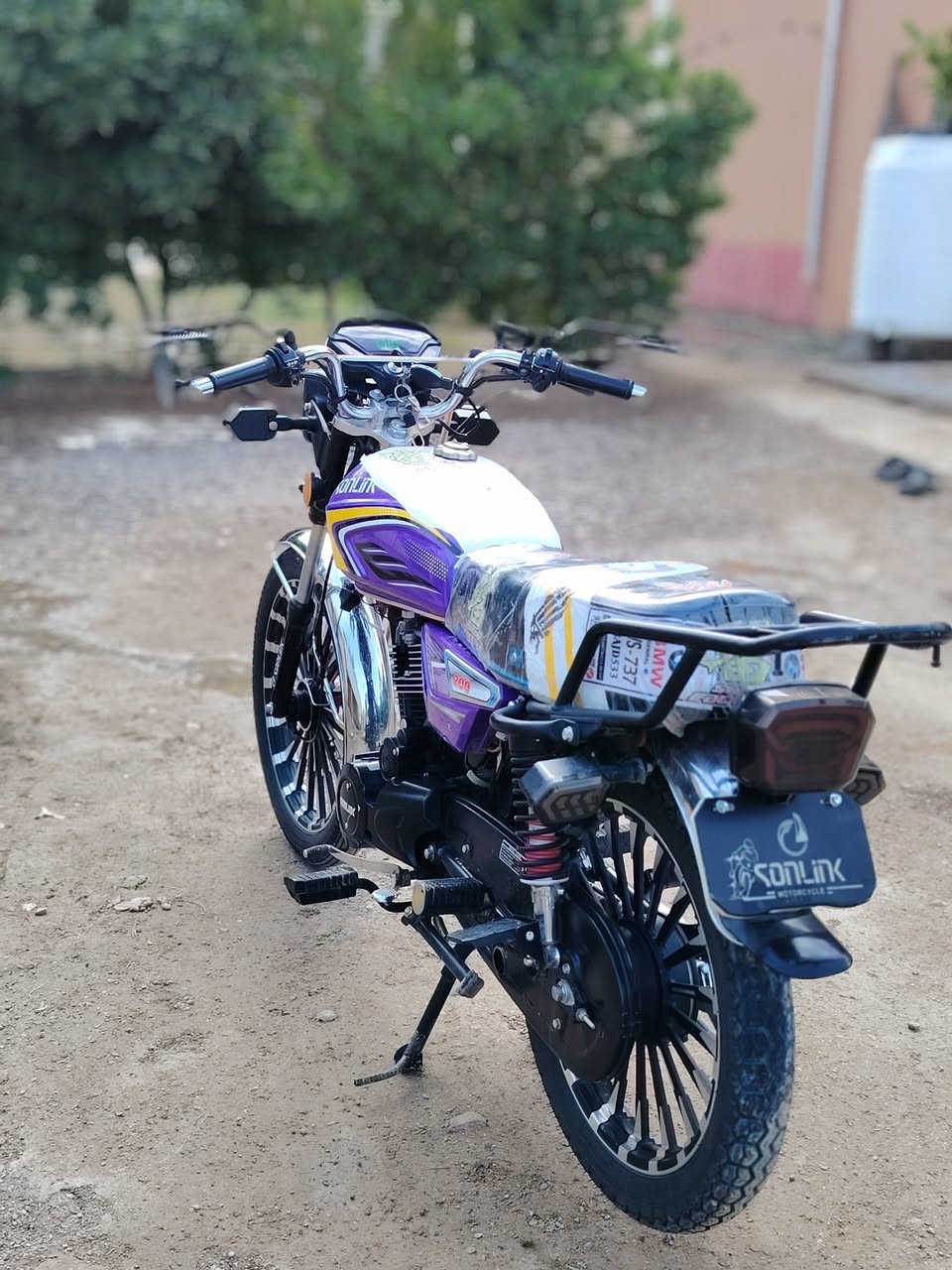 سيفان 2025 دراجه خير من الله محرك فول شلعه ومعدل فول دراجه ما ماشيه هواي بعدها اخت زيرو اوراق بيها سعر780وبيها مجال وحدة كارتونيه مكان ديالى دلي عباس ***********
