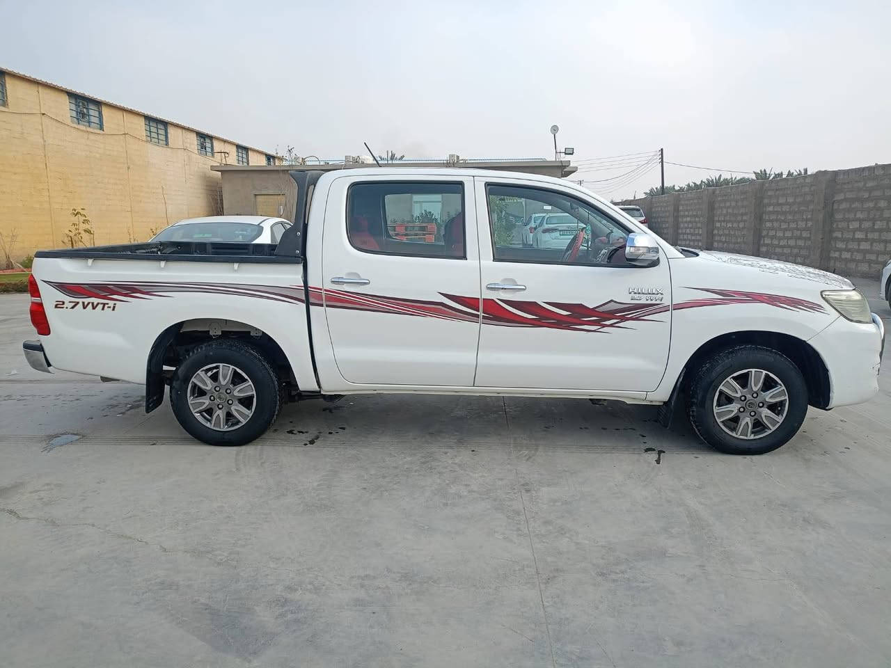 تيوتا هايلوكس 2014 كير عادي شاصي 12 مكفوله السياره باسمي  ماشيه  200الف فابلون الشركه قماره وبنيد 
صدر حداديه تخم تاير دوشمه جديد السعر 207$ مامتواجد ع الفيس بوك للاتصال 
***********
***********
