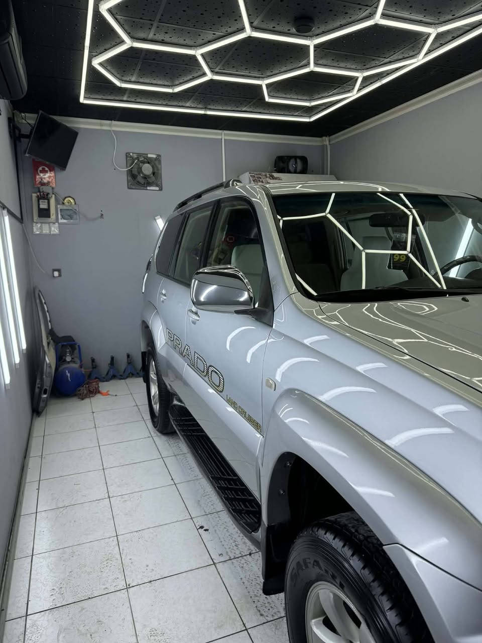 پرادو ۲۰۰۷یەک پەلە بویاخی هەیە مەکینەی نەکراوەتەوە بەشەرت لەسلیمانیە ۱۳۷کەلا ***********/***********
