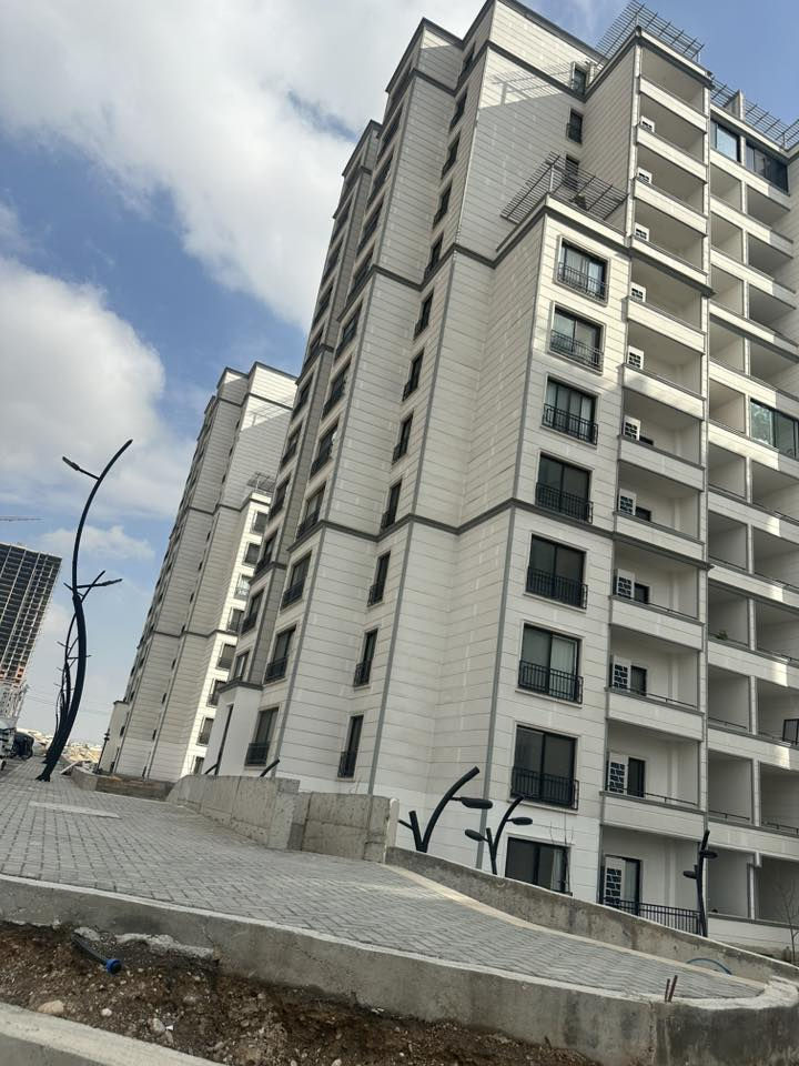 🌿 روزكاردن ، فی فلوریا سیتی

الأول مرة بدفعة (25,000$)
دفعت الاستلام   (25,000$)

باقساط مريحة ( 96 شهر) امتلك شقتك الان باعلى معايير الحياة والرفاهية وبمواصفات عالمية 
مساحة 176m
🔸تبريد تدفئة Hisense VRf 
🔸نضام الحريق 
🔸مطابخ جاهزة
🔸سقف مغربي
🔸ارضية پاركيت (خشب)
***********
***********/واتساب 
مصطفي 
مقر شركه 
طريق مجدي مول داخل مجمع فلوريا ستي شركه باب النجاح
