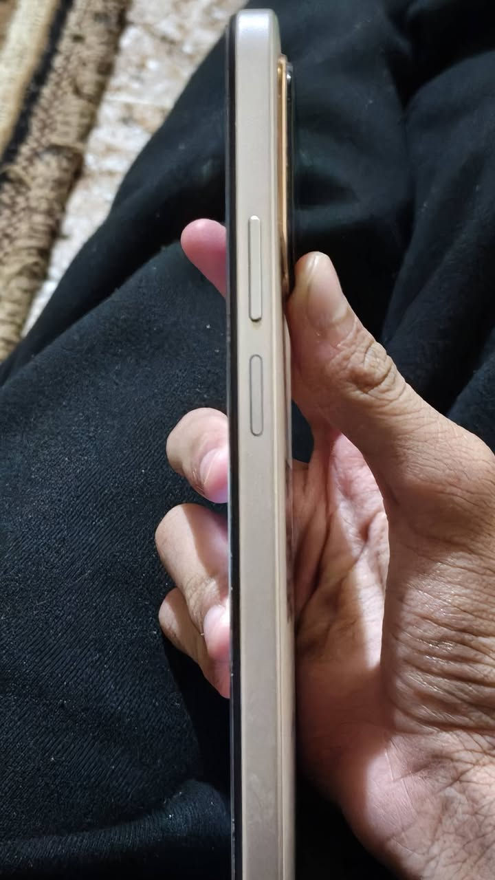 Honor X 7 d
ذاكرة 256 عشوائيه 8+8 
معالج كوالكم سناب دراغون 685
بطارية 6500 
كامراة 108ميجا بكسل 
سعرة200الف وبي مجال لل طيبين


**إذا كنت صاحب هذا الإعلان وتريد حذفه لأي سبب، رجاءا أرسل رسالة إلى الدعم الفني**