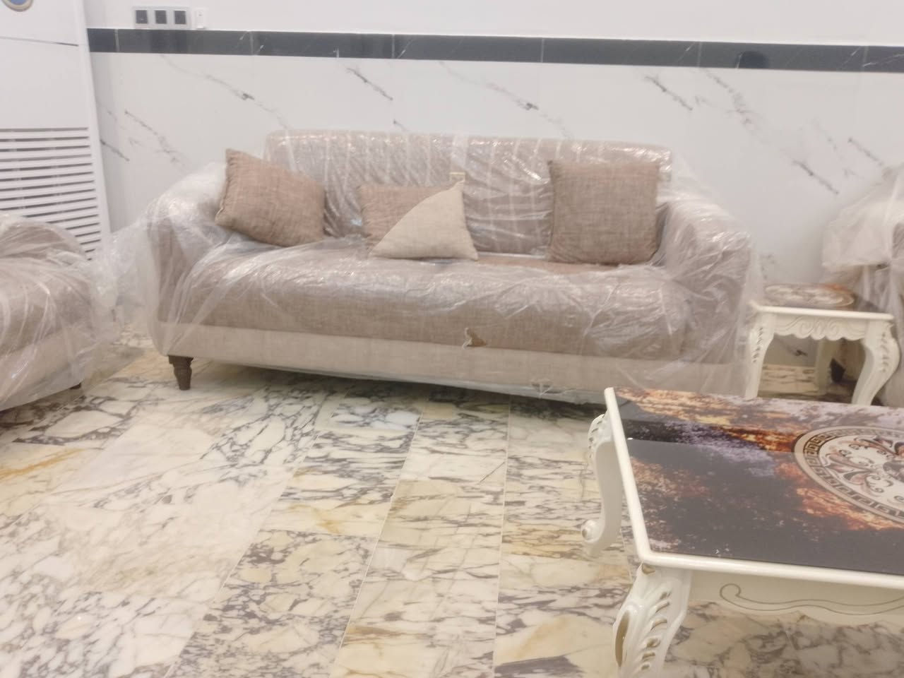 السلام عليكم 
غرفه تركي جديده كارتون نظام الحديث كامله السعر مليونين وسبعميه وخمسين
تخم تركي جديد تخم ونص سبع قطع السعر مليون وربع مع سيت طبلات جديد
كوسره حجم كبير جديدكارتون السعر80
مكينة خياطه وتطريز السعر120
مروحة شحن حجم كبير35
مرحاض غربي 15
تواصل ماسنجر 
واتساب ***********
