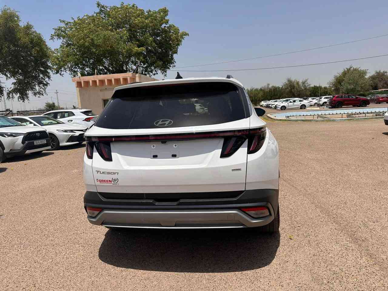 هيونداي توسان 2025 sel sport وارد امريكي
السيارة فول مواصفات ماشية 20 الف
-فتحة 
-شاشة متصلة
-فور ويل
-اربعة انظمة قيادة 
-تحكمات ستيرن
-سياقة ذاتية 
-داخل جلد ملكي كشن وجنطة كهرباء 
هواية بيها مواصفات 
حادثها تبديل بنيد فقط نفس لون والجنطة بيها بارد على كد اصبعين مال نقل مصلحة كاملة السيارة 
مكان السيارة بغداد السعر 195 بيها مجال بدون رقم السيارة .
اعتذر عن المراوس 
للاستفسار الاتصال 
*********** بغداد, العراق
