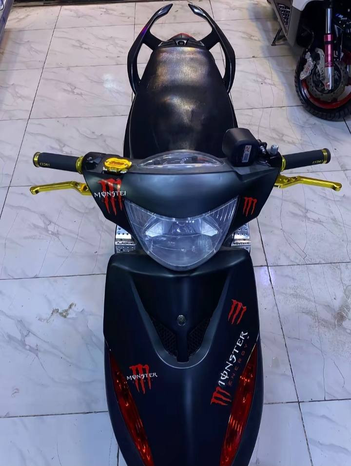 سلام عليكم 
ماكس عدلة لبيع مكينة ما مفتوحة الدراجة مكفولة وكلشي شغال لاياتات اشاير عداد كلجات رياضية سلف هندر عقل رياضي الدراجة بيهة مكاتبة واني راعيهة 
السعر 850 وبيهة مجال
العنوان البصرة 
الهاتف ***********
