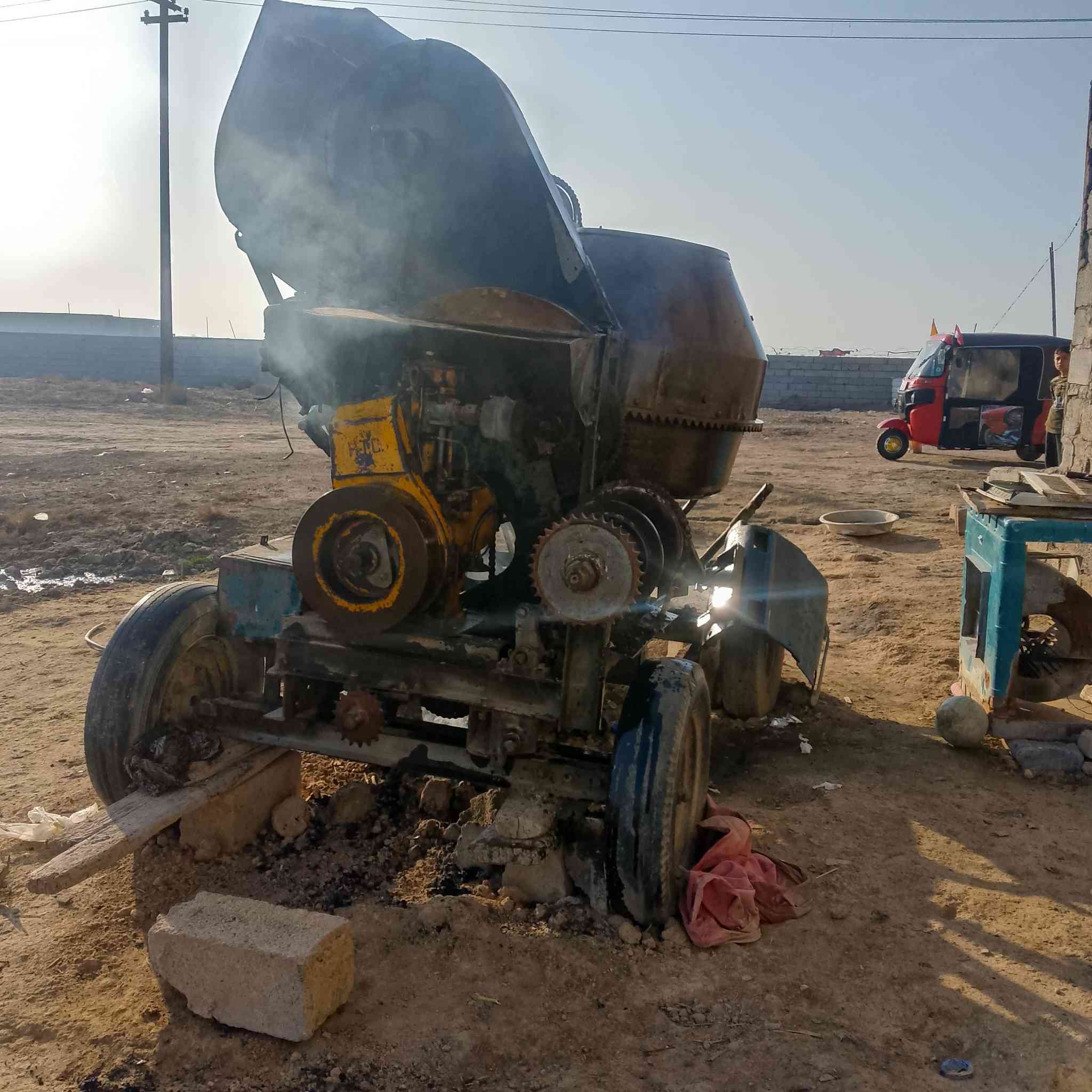 السلام عليكم خباطه للبيع السعر واحد وميو بيها مجال ***********
