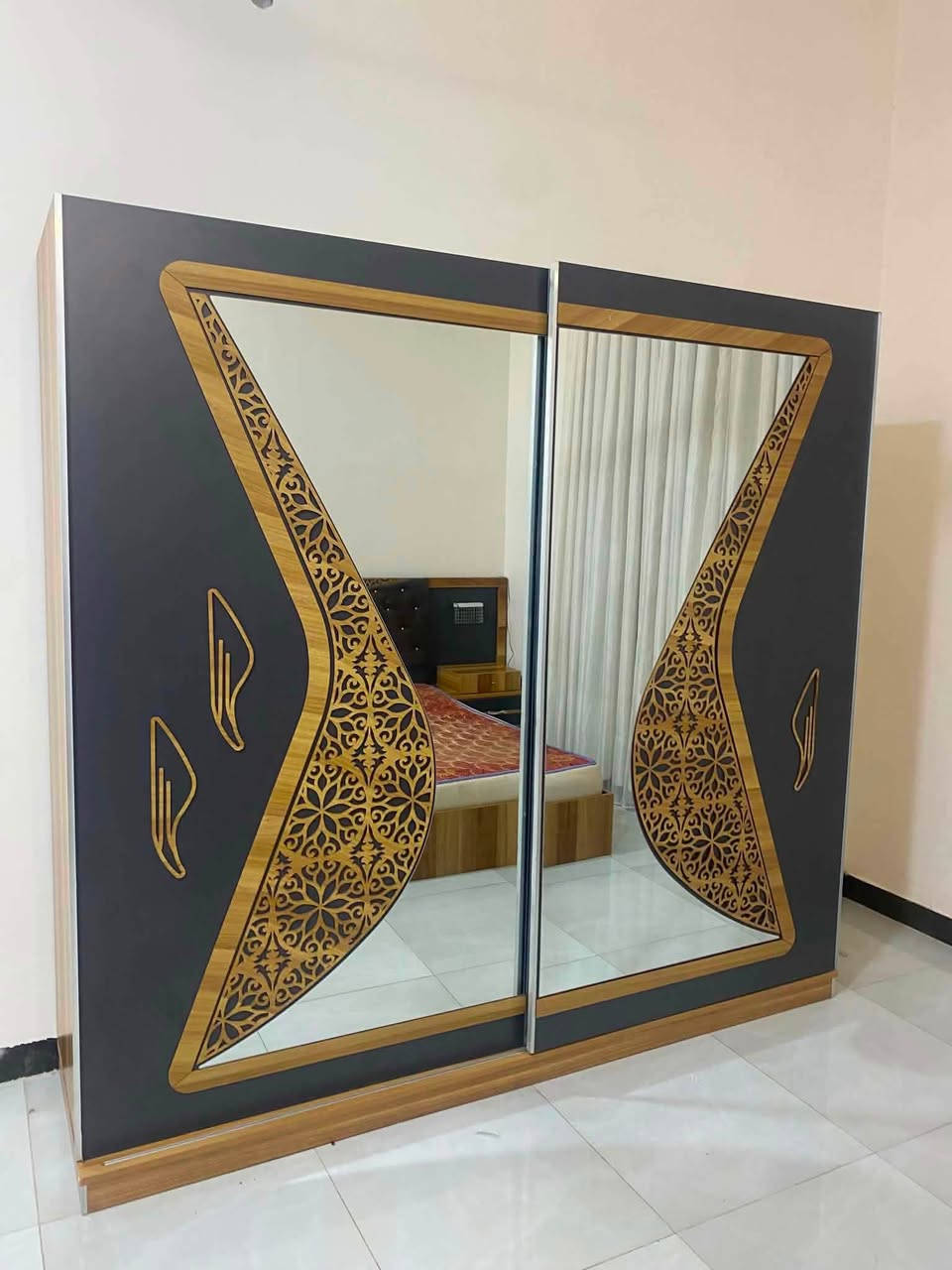 غرفة تركية   للبيع 

نظيفه جدا 
ونوعيته كلش زينه
كنتور ابواب  سلايت
 وجرباية 
السعر 400 الف وبيها مجال 
***********
