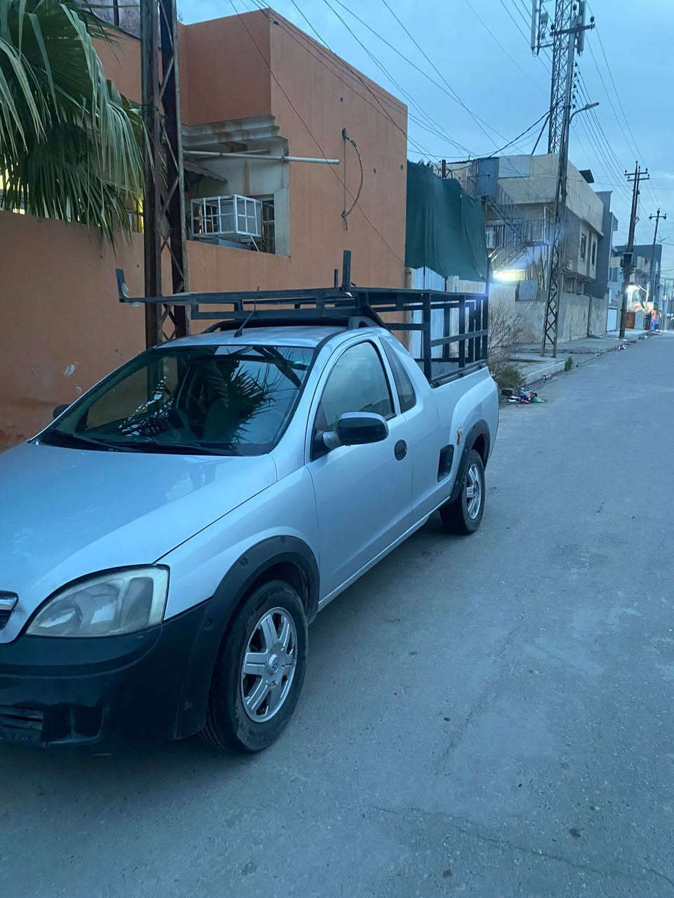 الاسم بيكم شوفرليت مونتانا 
موديل 2010
سياره نظيفه وجديده مو تعبانه 
شرط التحويل 
شرط التبريد ناقصه بس غاز شغال والمنظومه كامله 
شاشه وكامره والكهربائيات شغاله
صبغ عام
والمحرك محور استرا 16 سياره نشطه لدرجه 
السعر 48 ورقه وبيها مجال ***********. شرط التحويل كوبون بانزين بيها موصل, نينوى
