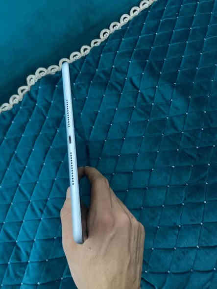 سلام عليكم 
يباد 9 
ذكرته 64 
بطاريه 88 
جهاز فول نضافه 
مكفول من كلشي 
تصال ***********
