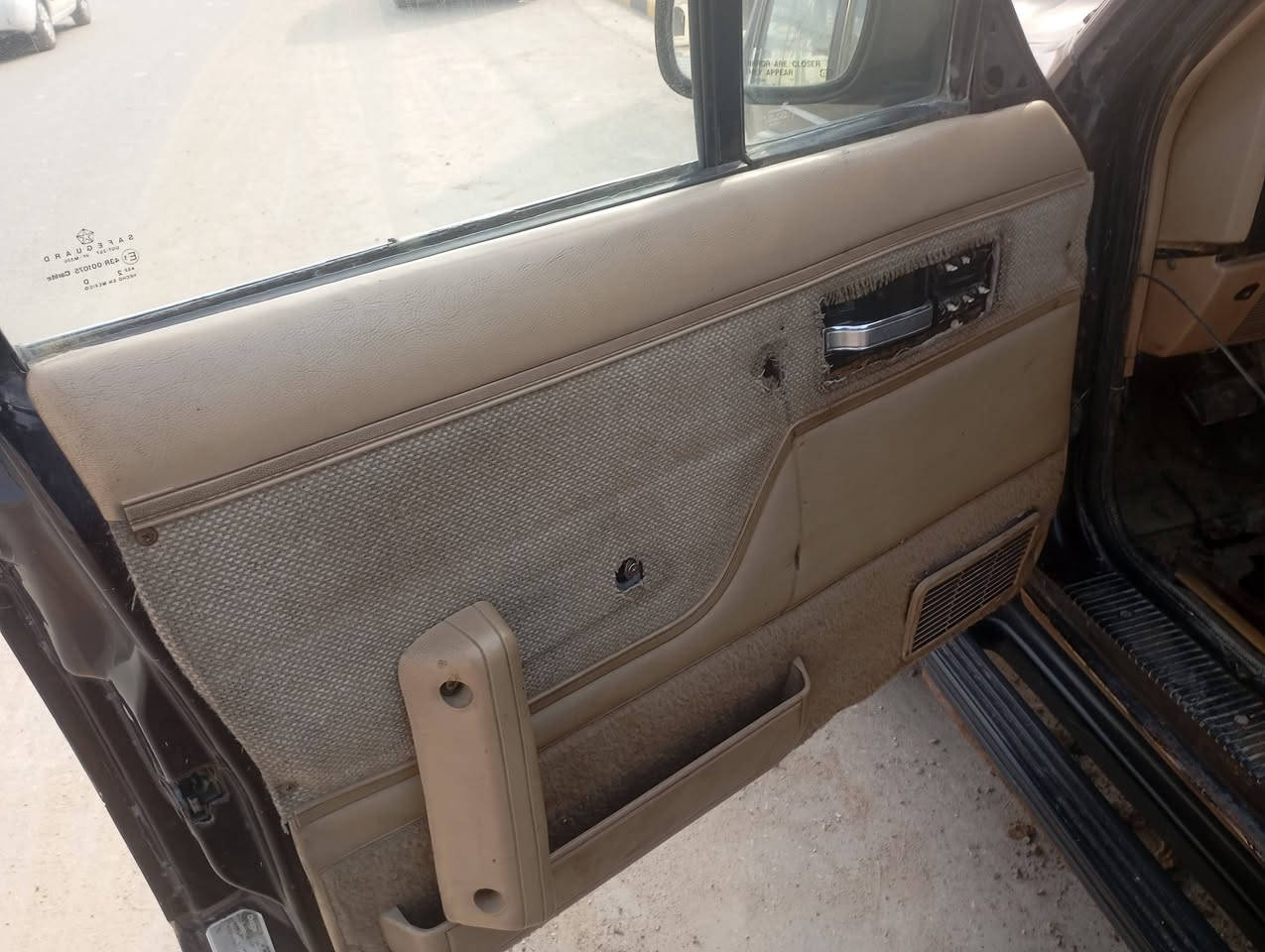 سلام عليكم للبيع غراض تفصيخ شتحتاج موجود مكاني الديوانية قضاء شامية رقم ***********
