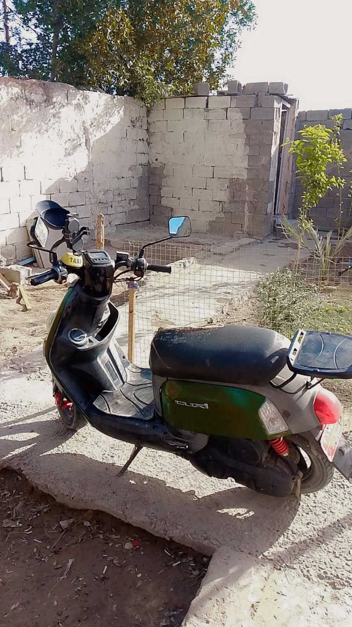 السلام عليكم دراجه بوليس نازل للبيع دراجه قفل اكسن دراجه ما مفتوحه دراجه نظيفه لا تنقيص لا تبخير مكانه حي البتول بالكهربائياته شغاله دراجه نكره سلف نظيفه سعرها 550 وبيها مجال ***********
